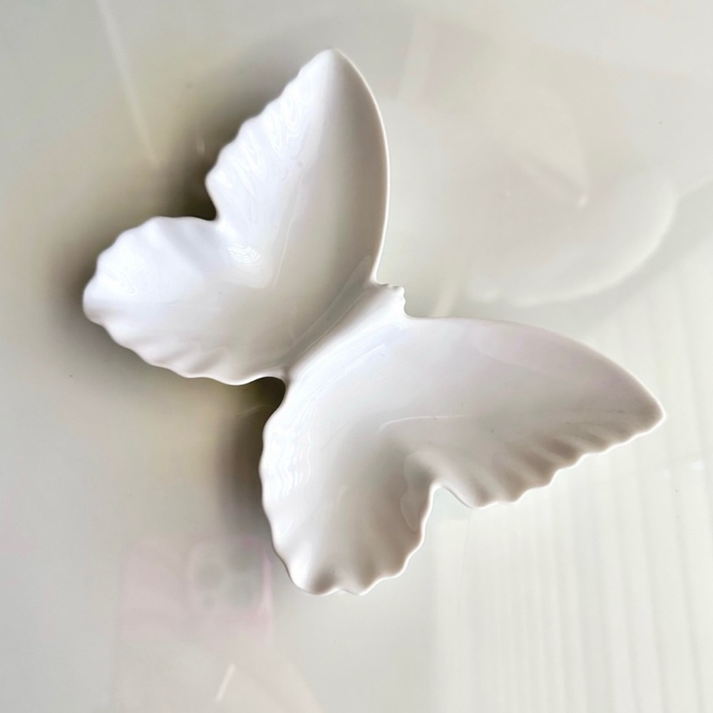 Butterfly Trinket Tray Jewelry Dish - Picture 8 of 12
